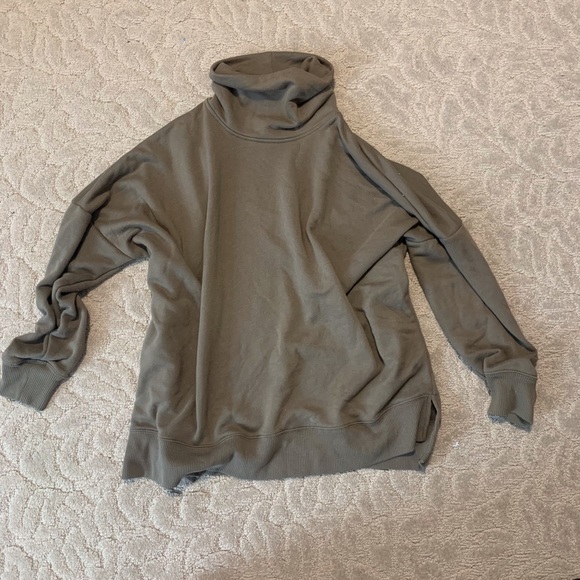 Baggy turtleneck sweater - Picture 2 of 5